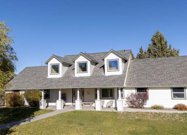 Property at 6187 SW Jaguar Ave, Redmond, OR 97756, 3 beds, 2.5 baths