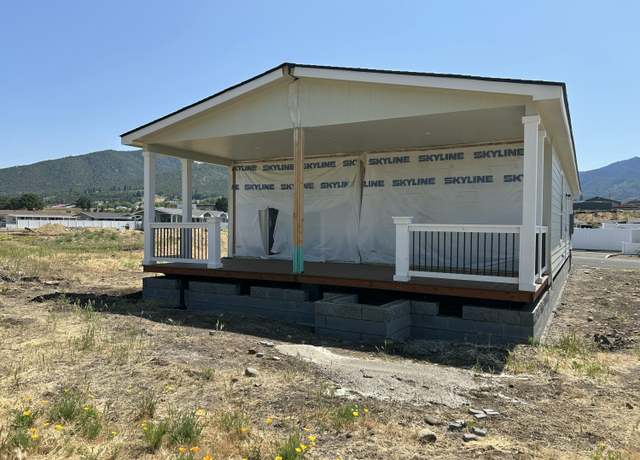 Property at 333 Mountain View Dr #18, Talent, OR 97540, 3 beds, 2 baths