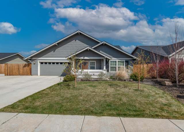Property at 451 NE Oak Ave, Redmond, OR 97756, 3 beds, 2 baths