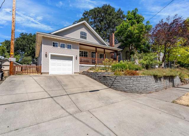 Property at 718 NE A St, Grants Pass, OR 97526, 3 beds, 2 baths