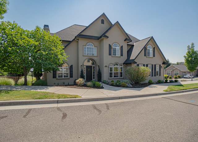 Property at 4300 Evening Ridge Ter, Medford, OR 97504, 3 beds, 2.5 baths