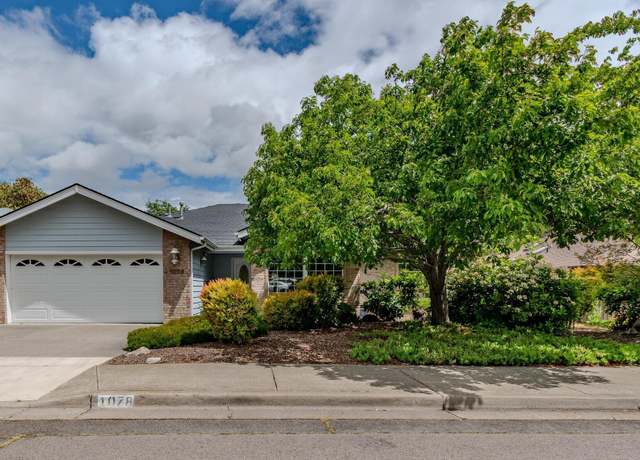 Property at 1078 Oak Knoll Dr, Ashland, OR 97520, 3 beds, 2 baths