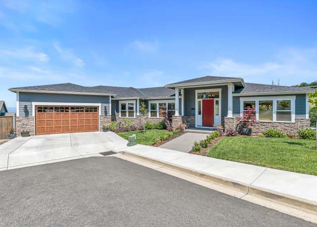 Property at 141 Sorrento Ln, Medford, OR 97504, 4 beds, 2.5 baths
