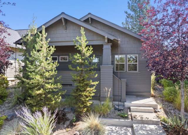 Photo of 724 NW Mt Washington Dr, Bend, OR 97703