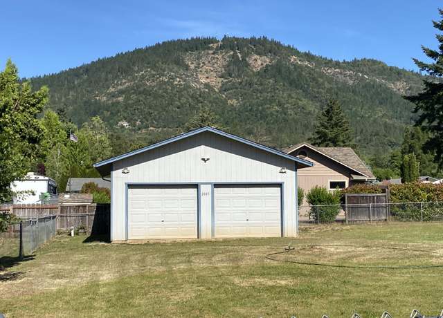 Property at 2045 Cloverlawn Dr, Grants Pass, OR 97527