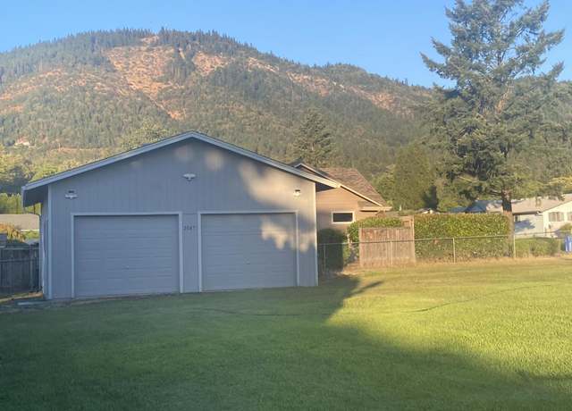 Property at 2045 Cloverlawn Dr, Grants Pass, OR 97527