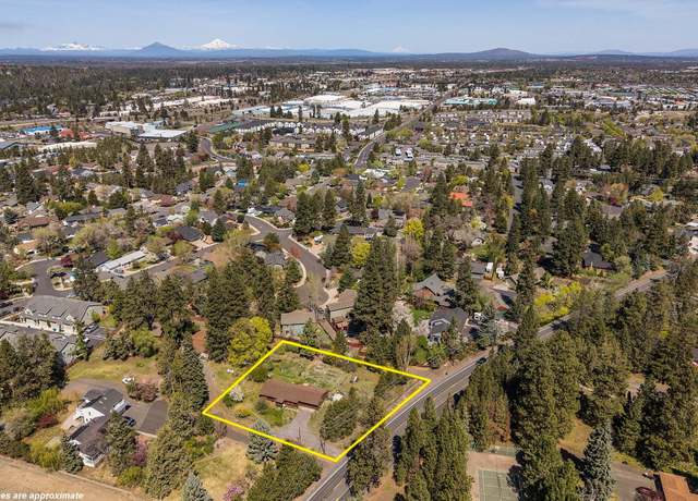 Property at 2323 NE 8th St, Bend, OR 97701, 3 beds, 1 bath