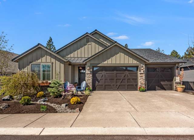 Property at 3059 NW Hidden Ridge Dr, Bend, OR 97703, 3 beds, 3 baths