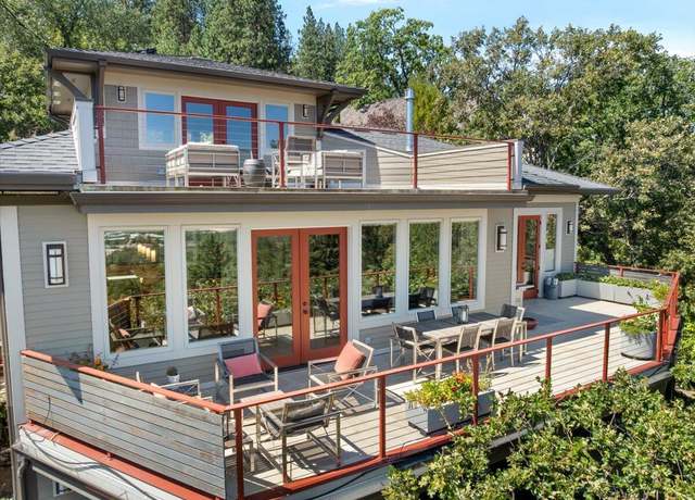 Property at 180 Logan Dr, Ashland, OR 97520, 3 beds, 3 baths
