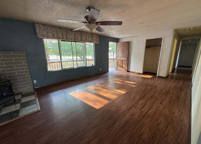 Property at 1234 NW 9th St, Redmond, OR 97756, 3 beds, 2 baths