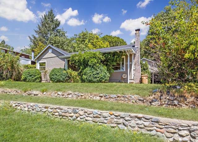 Property at 1128 NW Sunset Dr, Grants Pass, OR 97526, 3 beds, 1 bath