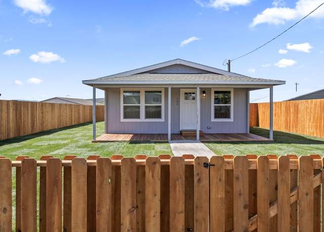 Property at 143 Jefferson Ave, Metolius, OR 97741, 3 beds, 2 baths