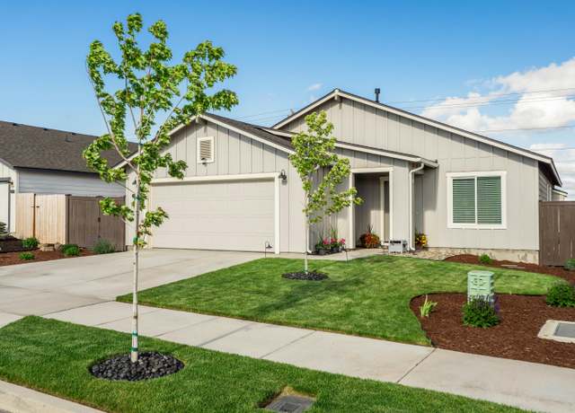 Property at 3556 NW 10th Pl, Redmond, OR 97756, 4 beds, 2 baths
