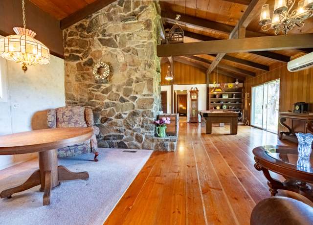 Property at 606 Ward Creek Rd, Rogue River, OR 97537, 3 beds, 2 baths