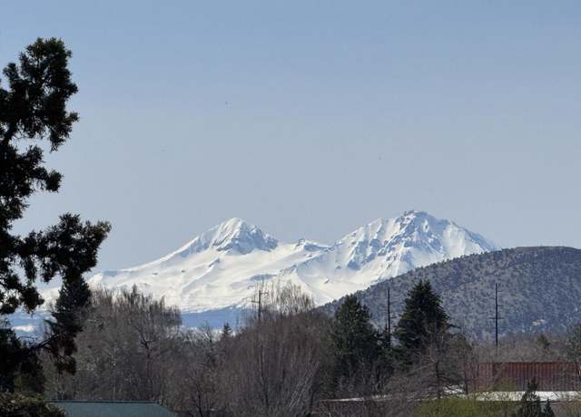 Property at 619 SW 15th St, Redmond, OR 97756, 2 beds, 1 bath