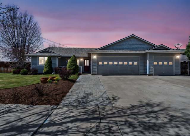 Property at 2051 NE Elk St, Prineville, OR 97754, 3 beds, 2 baths