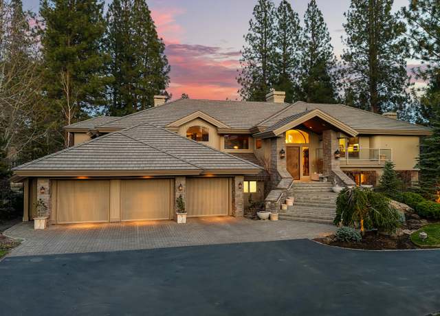 Property at 61704 Broken Top Dr, Bend, OR 97702, 4 beds, 4 baths