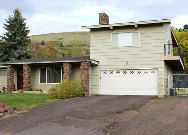 Property at 2003 Carlson Dr, Klamath Falls, OR 97603, 3 beds, 2 baths