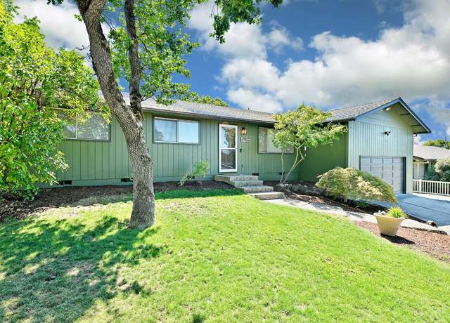 Property at 1536 Cambridge Cir, Medford, OR 97504, 3 beds, 2 baths