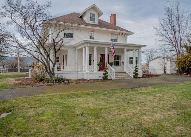 Property at 635 S 2nd St, Central Point, OR 97502, 5 beds, 3.5 baths