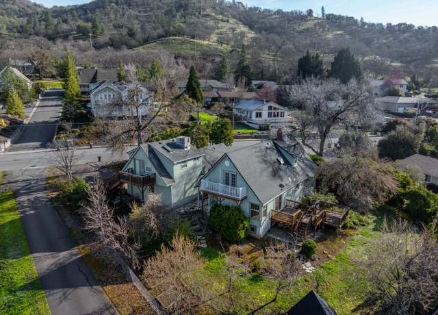 Property at 1699 NE Foothill Blvd, Grants Pass, OR 97526, 3 beds, 2 baths