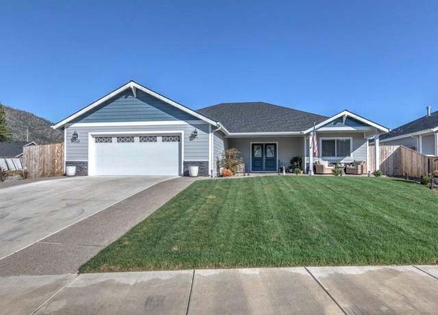 Property at 260 Pomeroy View Dr, Cave Junction, OR 97523, 3 beds, 2 baths