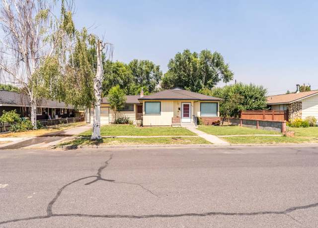 Property at 555 NW 4th St, Prineville, OR 97754, 2 beds, 1 bath