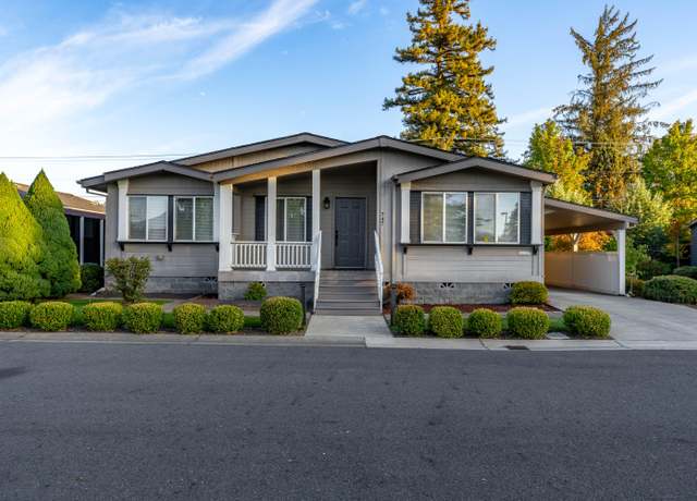 Property at 747 Hampton Way, Grants Pass, OR 97526, 3 beds, 2.5 baths