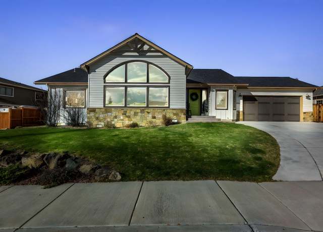 Property at 3347 SW 35th St, Redmond, OR 97756, 4 beds, 2.5 baths