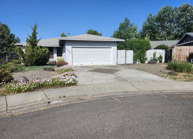 Property at 1588 Nordic Ct, Medford, OR 97504, 3 beds, 2 baths