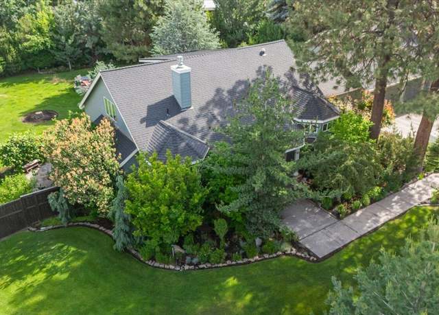 Property at 21062 Desert Woods Dr, Bend, OR 97702, 3 beds, 3 baths
