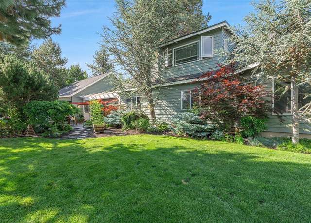 Property at 21062 Desert Woods Dr, Bend, OR 97702, 3 beds, 3 baths