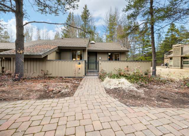 Property at 57335 Lake Aspen Ct, Sunriver, OR 97707, 2 beds, 2 baths