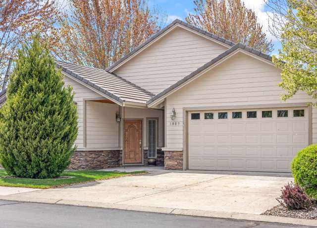 Property at 1803 NW 18th St, Redmond, OR 97756, 2 beds, 2 baths