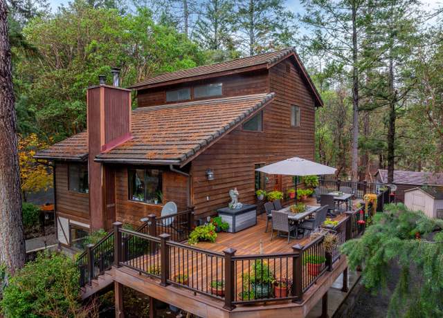 Property at 300 Dunlap Rd, Jacksonville, OR 97530, 3 beds, 2.5 baths