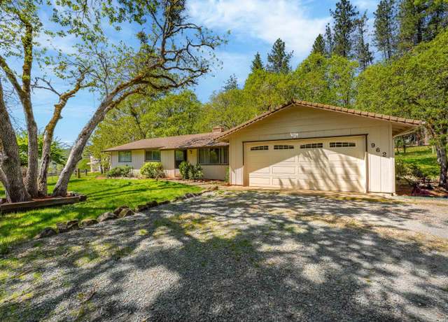 Property at 962 E Jones Creek Rd, Grants Pass, OR 97526, 3 beds, 2 baths