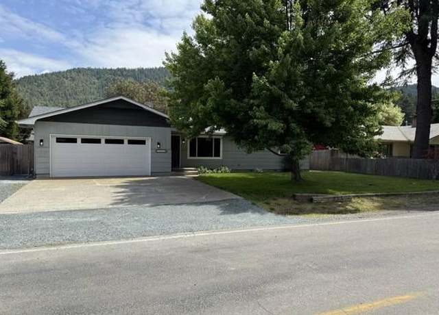 Property at 1651 Alexander Ln, Grants Pass, OR 97527, 3 beds, 2 baths