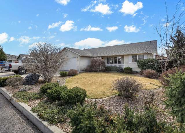Property at 952 NE Mahogany St, Prineville, OR 97754, 3 beds, 2 baths