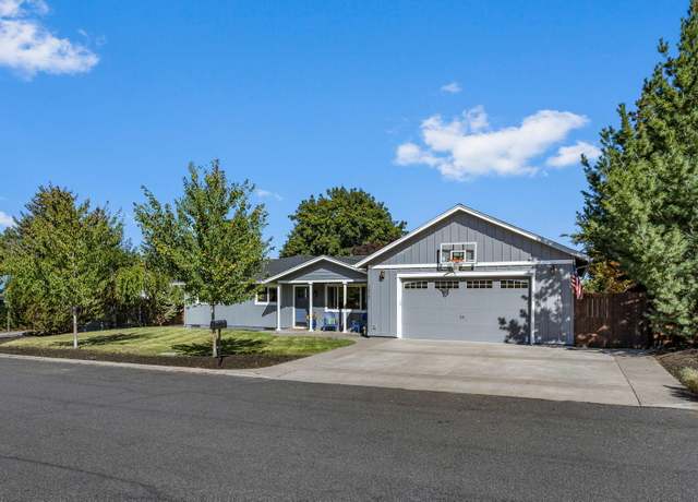Property at 1672 NE Meadow Ln, Bend, OR 97701, 4 beds, 3 baths