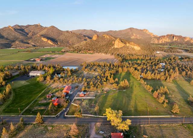 Property at 12174 NW 10th St, Terrebonne, OR 97760, 3 beds, 3 baths