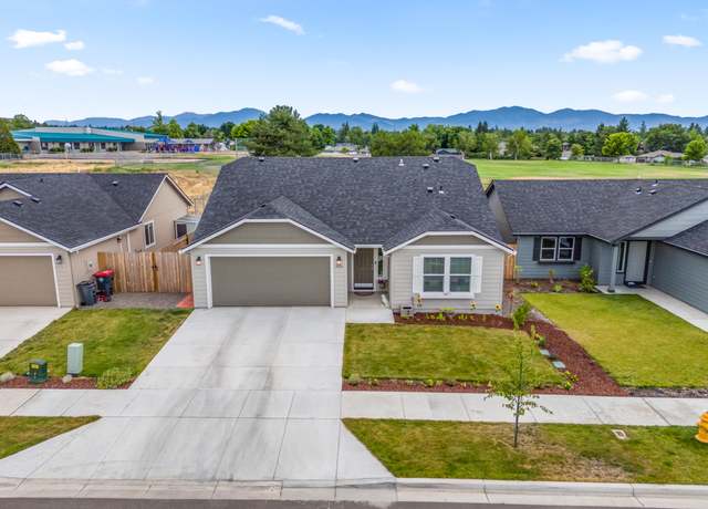 Property at 3626 Ford Dr, Medford, OR 97504, 3 beds, 2 baths