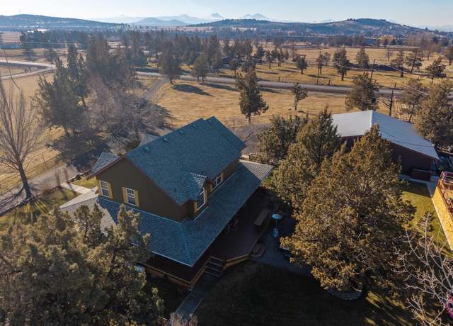 Property at 6300 NE 5th St, Redmond, OR 97756, 3 beds, 2.5 baths