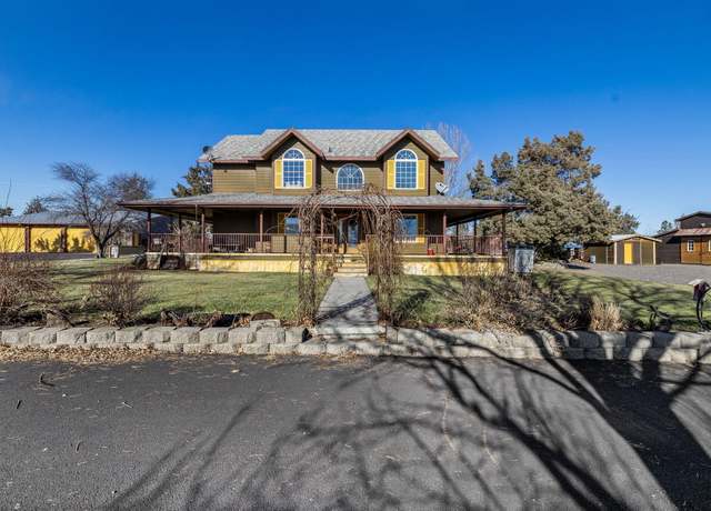 Property at 6300 NE 5th St, Redmond, OR 97756, 3 beds, 2.5 baths