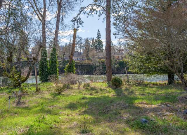 Property at 1455 SE Rogue Dr, Grants Pass, OR 97526