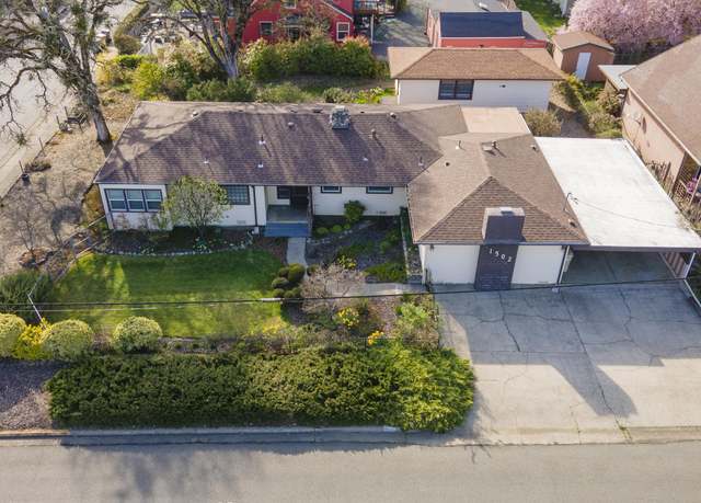 Property at 1502 NW Lawnridge Ave, Grants Pass, OR 97526, 3 beds, 2 baths