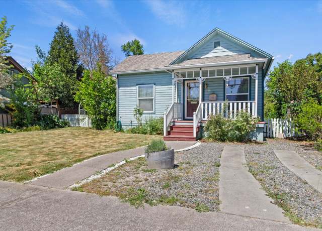 Property at 718 SW J St, Grants Pass, OR 97526, 2 beds, 1 bath