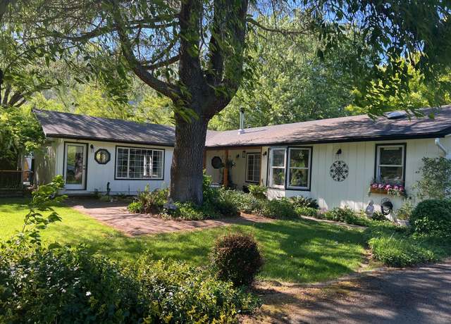 Property at 753 W Evans Creek Rd, Rogue River, OR 97537, 3 beds, 3 baths