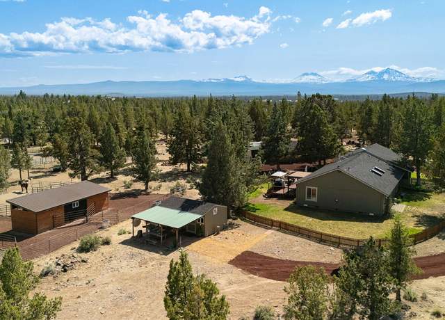 Property at 18380 Goldcoach Rd, Sisters, OR 97759, 3 beds, 2.5 baths