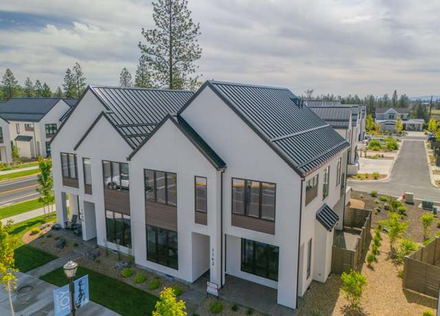 Property at 1142 NW Ochoa Dr, Bend, OR 97703, 3 beds, 2.5 baths