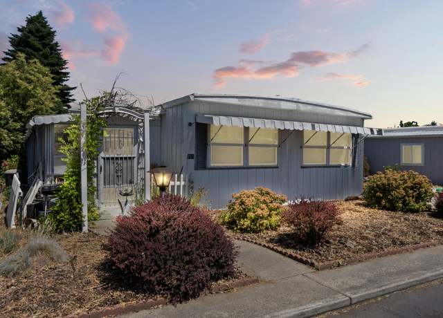 Property at 2252 Table Rock Rd Spc 151, Medford, OR 97501, 2 beds, 2 baths